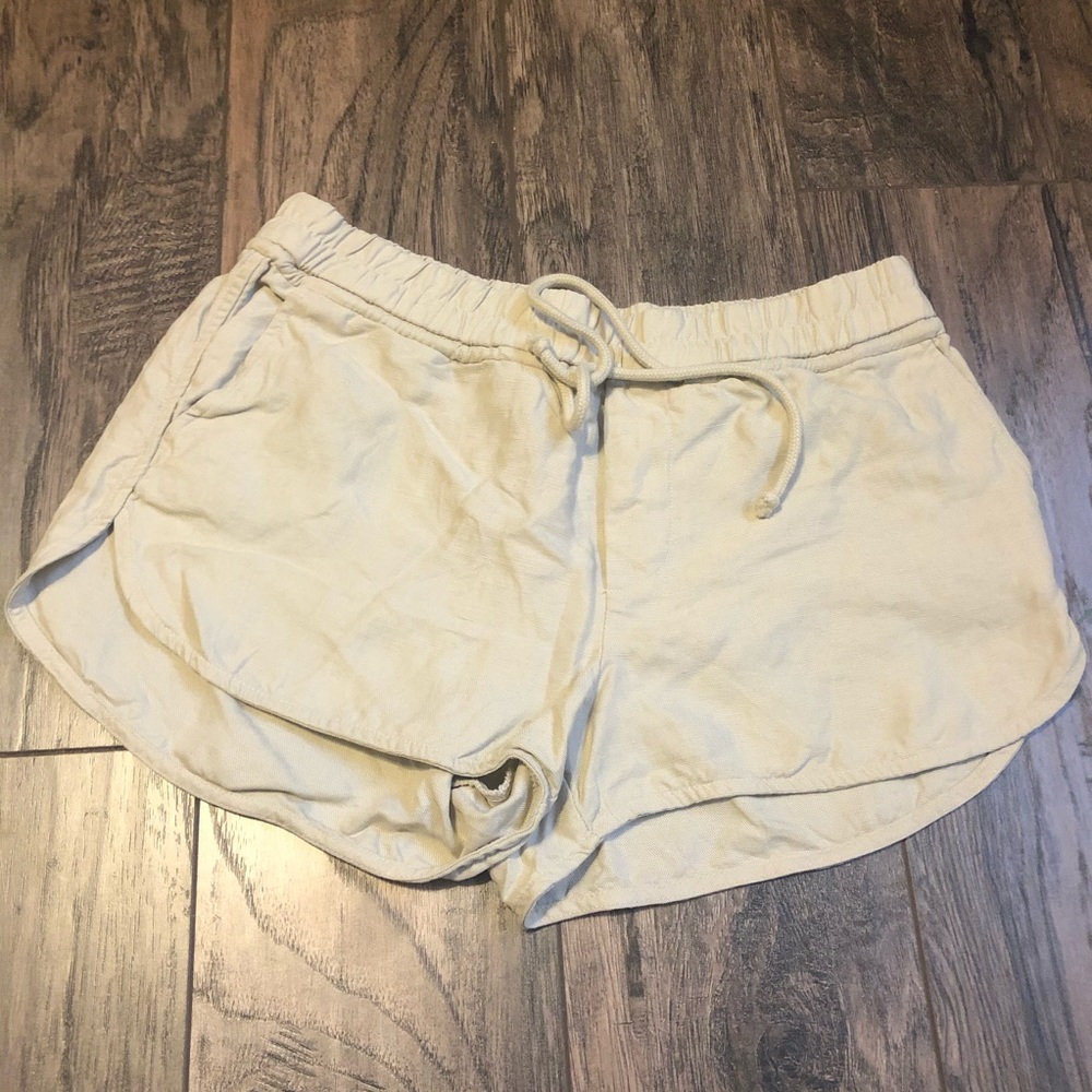 Aritzia Wilfred linen shorts